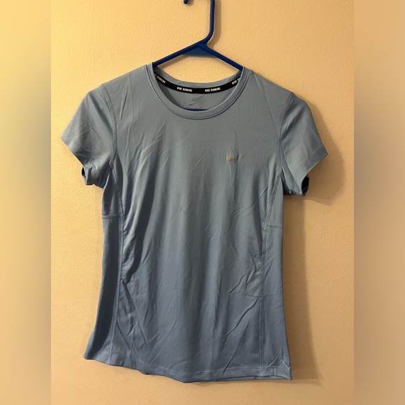 Ladies Nike Shirt - Picture 1 of 3